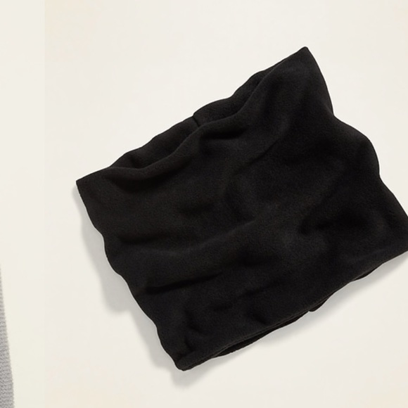 Old Navy Accessories - Performance fleece tube scarf 🧣 NWT
